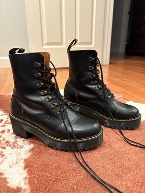 LEONA WOMEN'S VINTAGE SMOOTH LEATHER HEELED BOOTS Size US 7